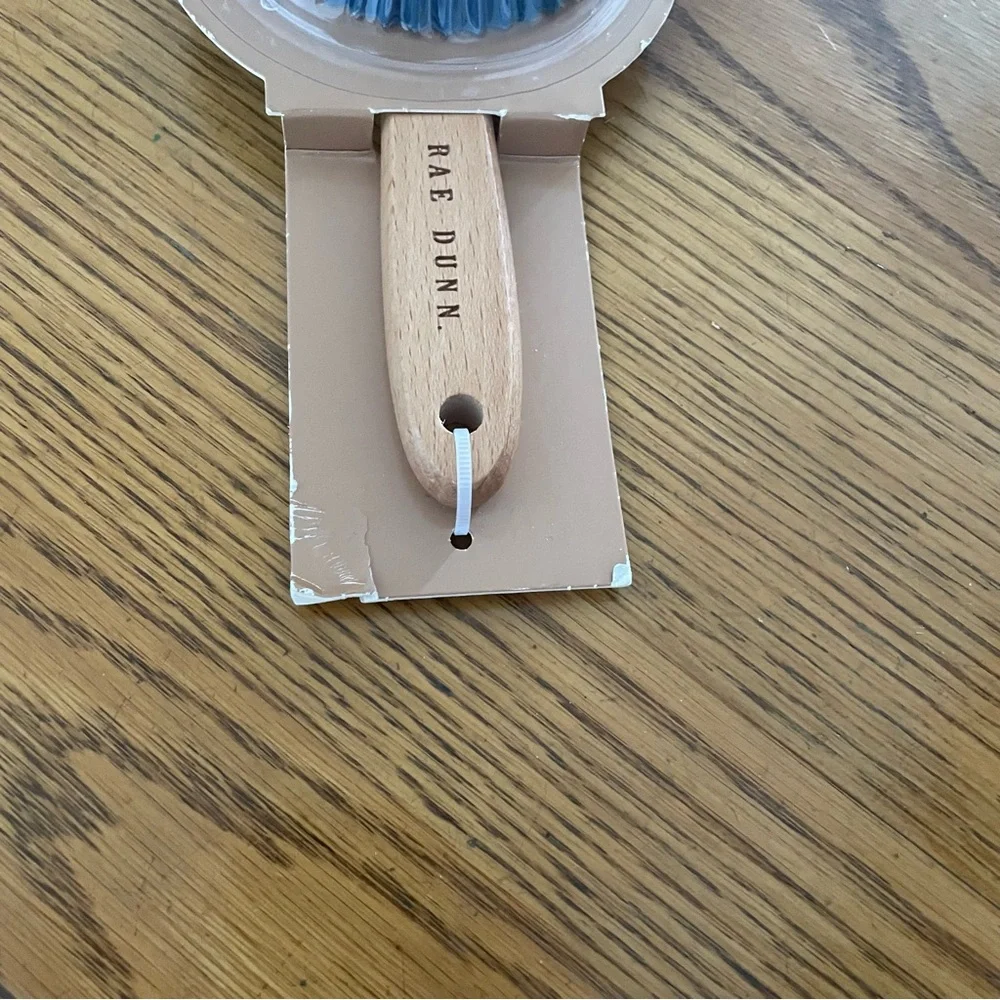 Rae Dunn silicone spatula with paper “yum” cups
